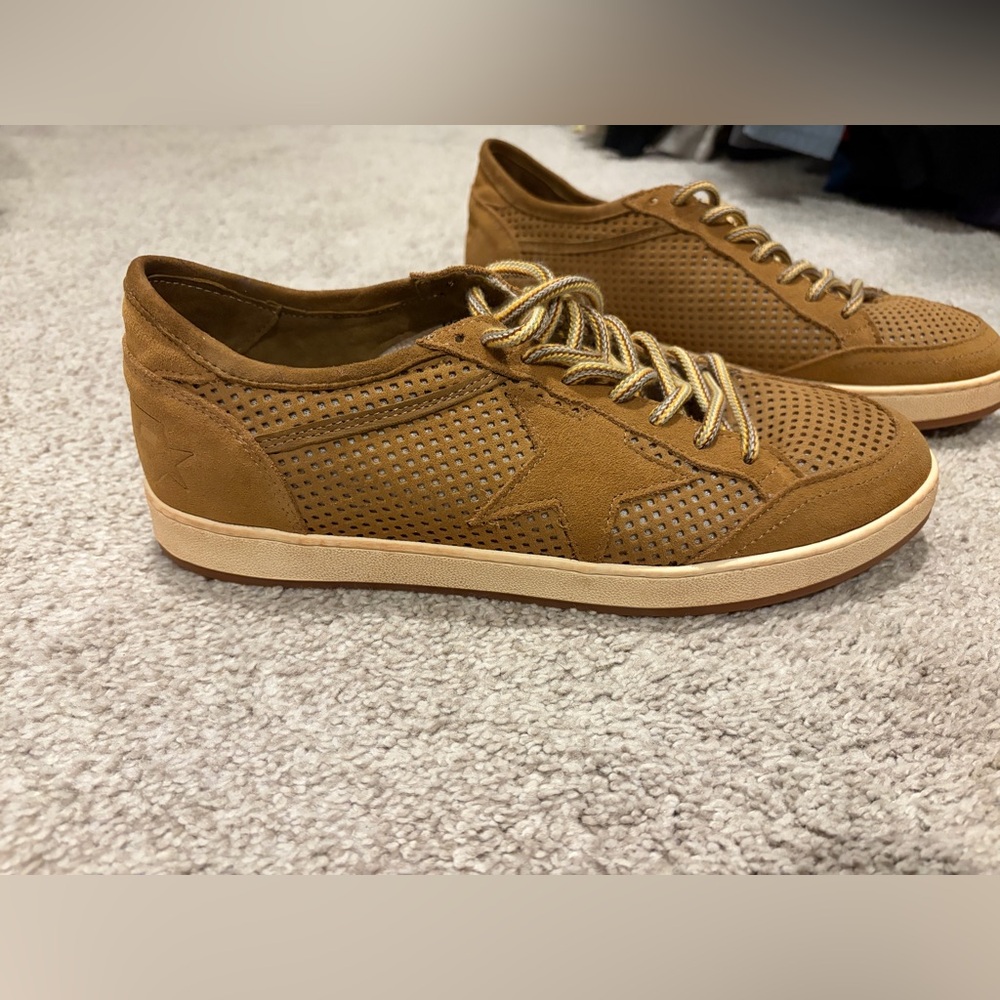 Used Golden Goose Men’s Ball star rep with perforated tobacco colored suede